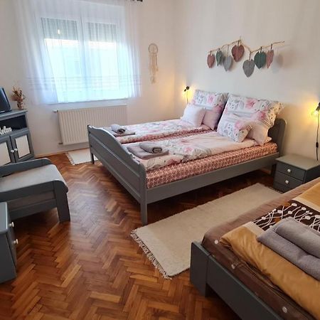 Ri-Jo Apartman 莫哈奇 外观 照片